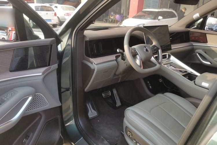 Used Denza N9 2025 Prestige Version Interior 3