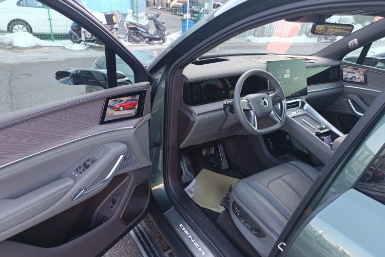 Used Denza N9 2025 Flagship Model Interior 3