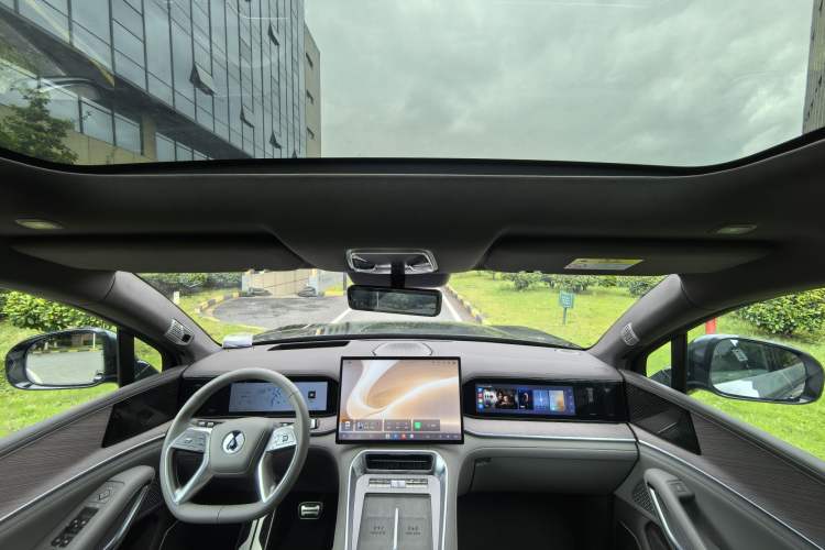 Used Denza N9 2025 Flagship Model Interior 5