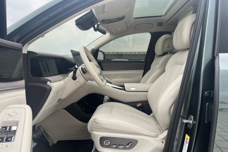 Used Denza N9 2025 Flagship Model Interior 5