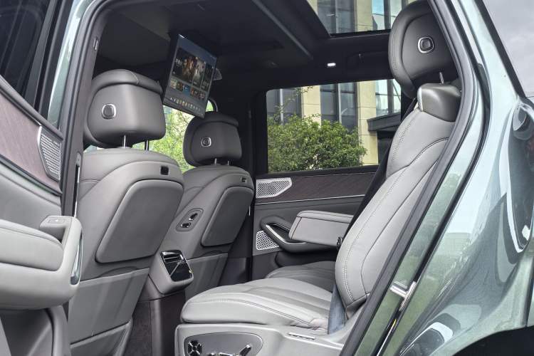 Used Denza N9 2025 Flagship Model Interior 7