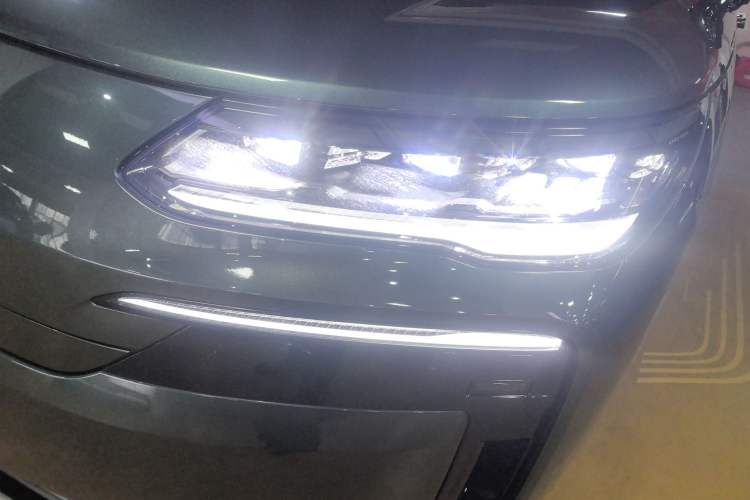 Used Denza N9 2025 Flagship Model Left Front Headlight