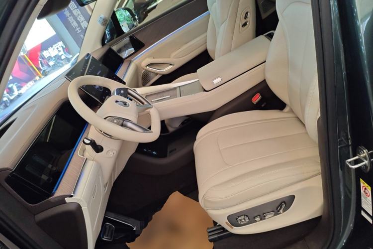 Used Denza N9 2025 Flagship Model Left Front Seat