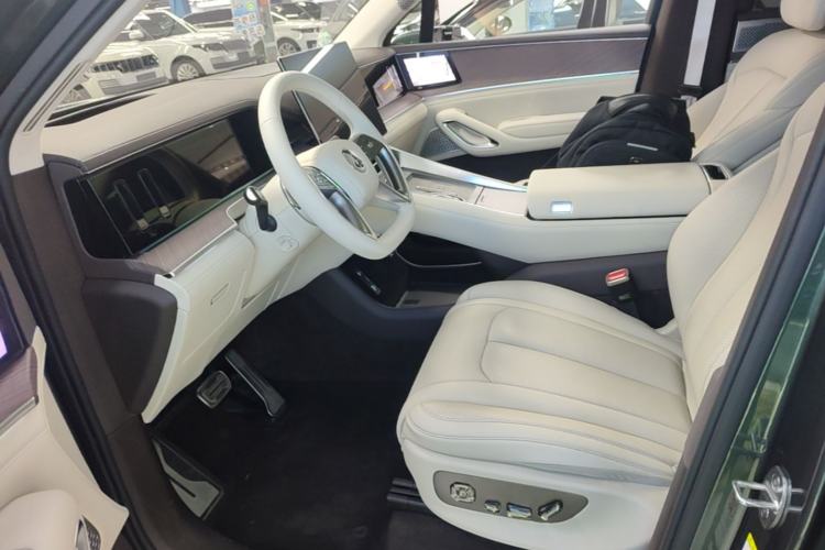 Used Denza N9 2025 Flagship Model Left Front Seat