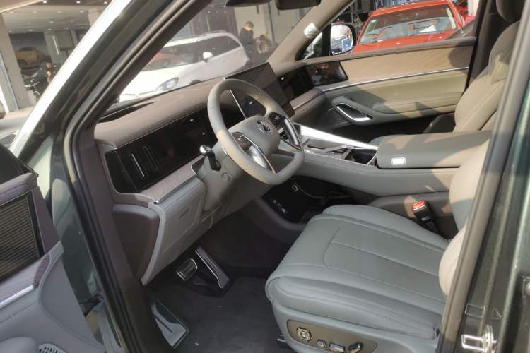 Used Denza N9 2025 Prestige Version Left Front Seat