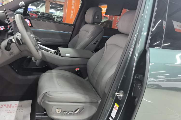 Used Denza N9 2025 Flagship Model Left Front Seat
