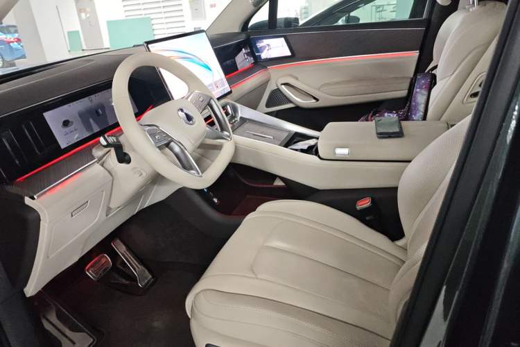 Used Denza N9 2025 Flagship Model Left Front Seat
