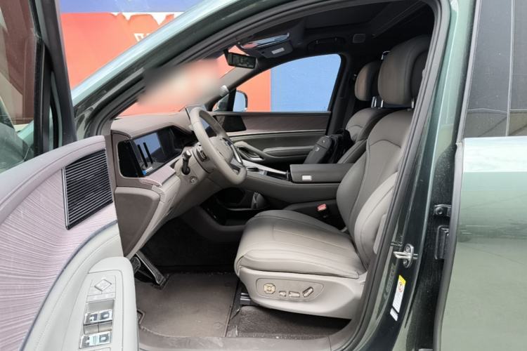 Used Denza N9 2025 Flagship Model Left Front Seat