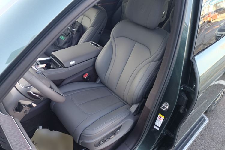 Used Denza N9 2025 Flagship Model Left Front Seat