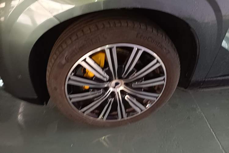 Used Denza N9 2025 Flagship Model Left Front Wheel Hub