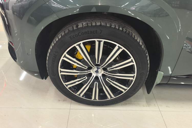 Used Denza N9 2025 Flagship Model Left Front Wheel Hub