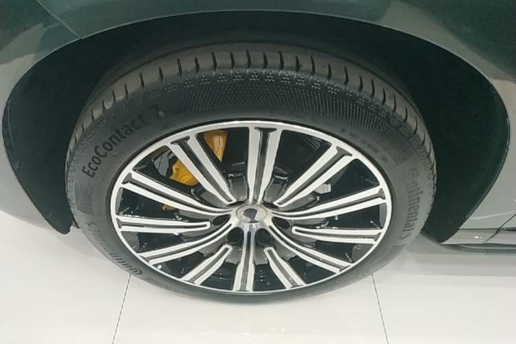 Used Denza N9 2025 Flagship Model Left Front Wheel Hub