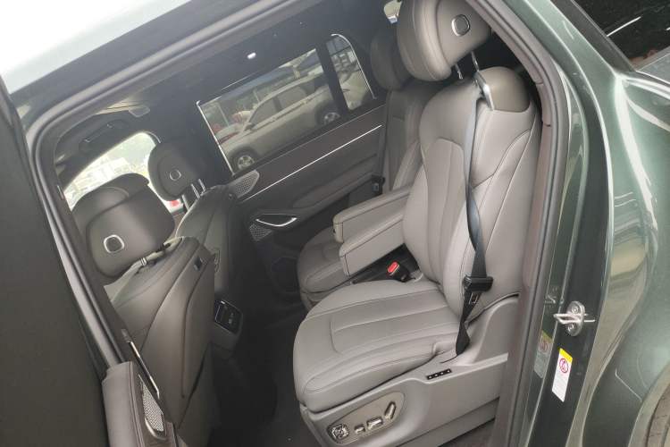Used Denza N9 2025 Flagship Model Left Rear Seat