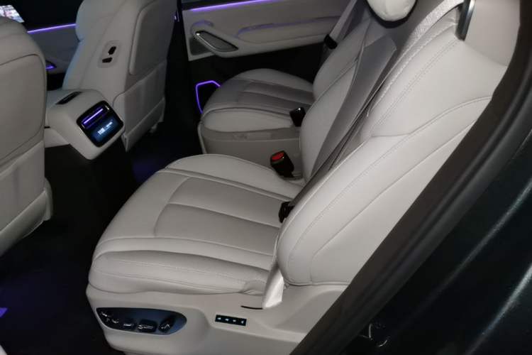 Used Denza N9 2025 Flagship Model Left Rear Seat