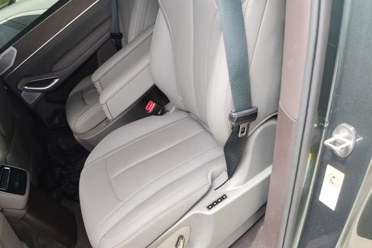Used Denza N9 2025 Flagship Model Left Rear Seat