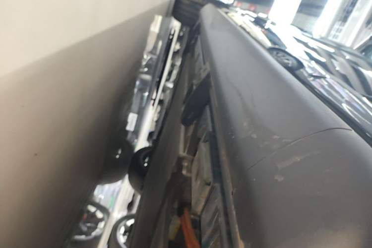 Used Denza N9 2025 Flagship Model Left Side Sill