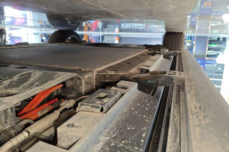 Used Denza N9 2025 Flagship Model Left Side Sill