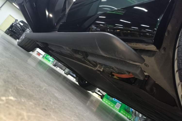 Used Denza N9 2025 Flagship Model Left Side Sill