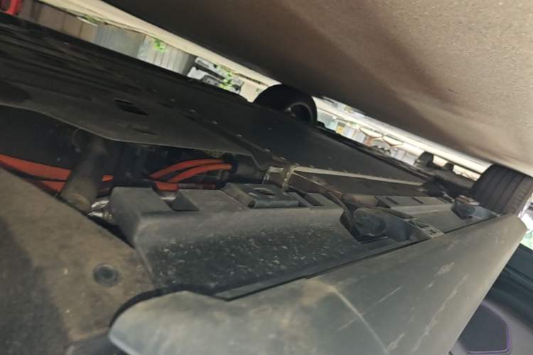 Used Denza N9 2025 Flagship Model Left Side Sill