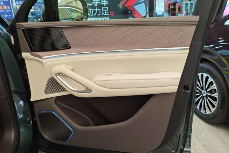 Used Denza N9 2025 Flagship Model Right Front Door Interior