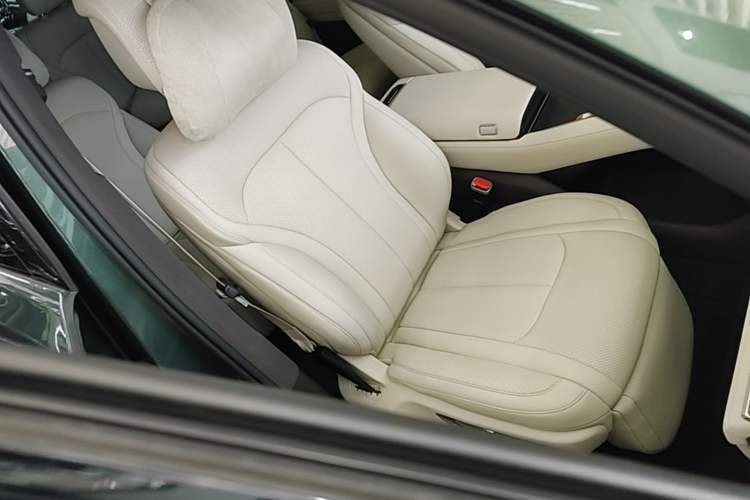 Used Denza N9 2025 Flagship Model Right Front Seat