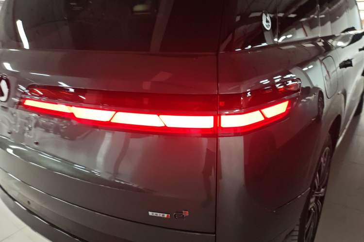 Used Denza N9 2025 Flagship Model Right Rear Taillight