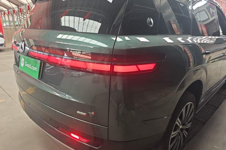 Used Denza N9 2025 Flagship Model Right Rear Taillight