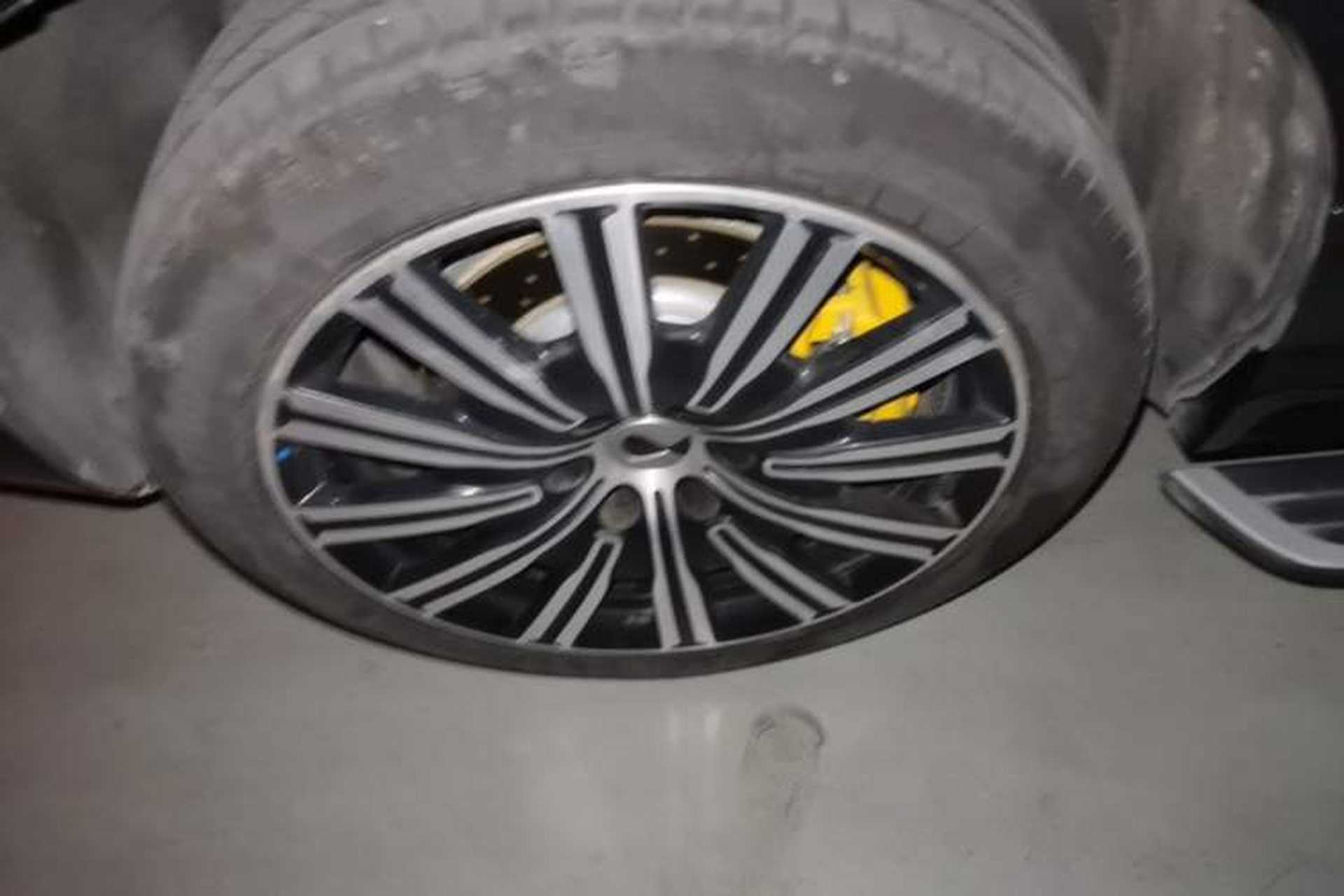 Used Denza N9 2025 Flagship Model Right Rear Wheel Hub