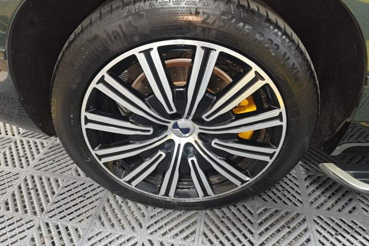 Used Denza N9 2025 Flagship Model Right Rear Wheel Hub
