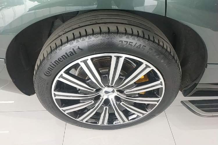Used Denza N9 2025 Flagship Model Right Rear Wheel Hub