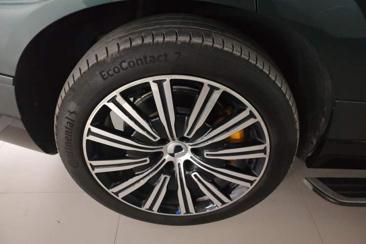 Used Denza N9 2025 Flagship Model Right Rear Wheel Hub