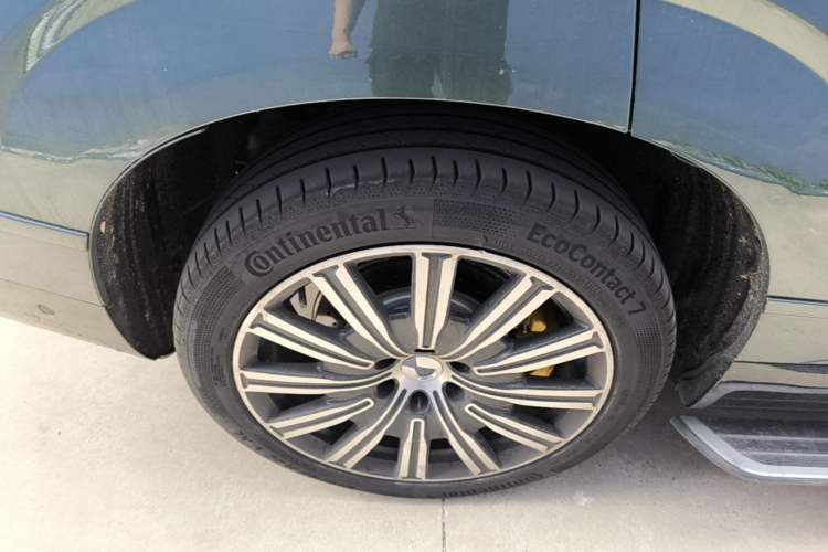 Used Denza N9 2025 Flagship Model Right Rear Wheel Hub