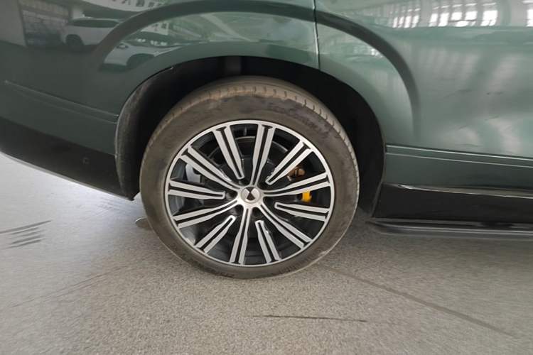 Used Denza N9 2025 Prestige Version Right Rear Wheel Hub