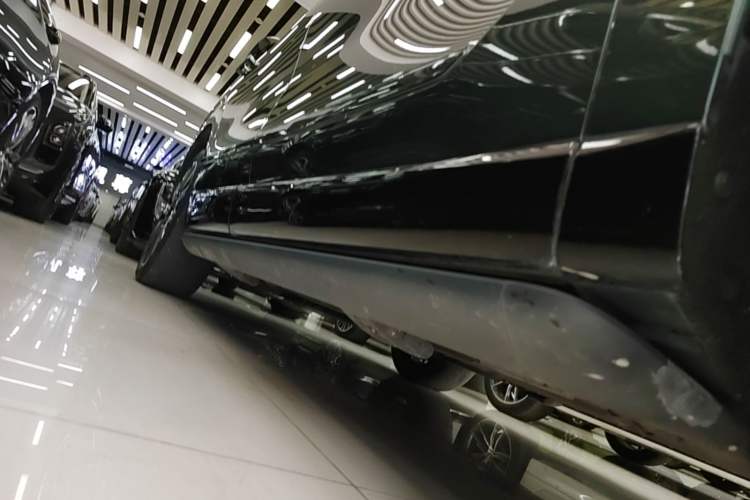 Used Denza N9 2025 Flagship Model Right Side Sill