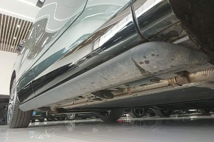 Used Denza N9 2025 Flagship Model Right Side Sill