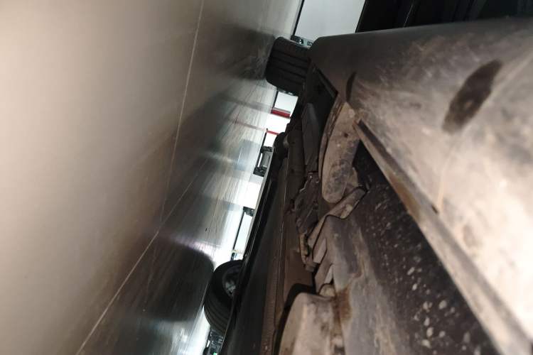 Used Denza N9 2025 Flagship Model Right Side Sill
