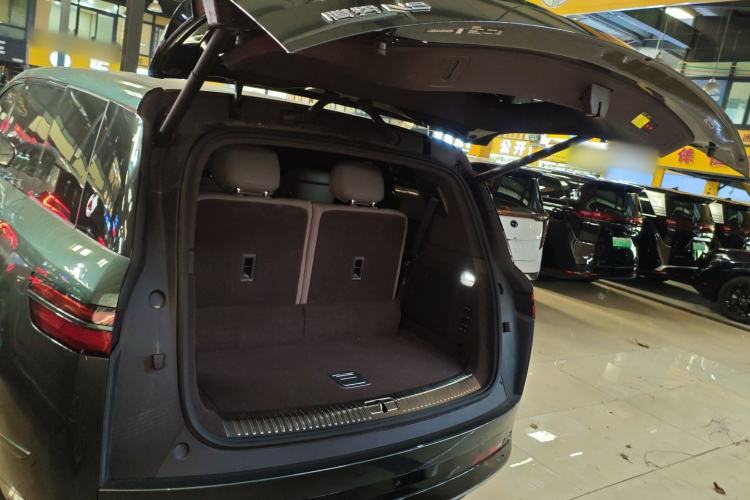 Used Denza N9 2025 Flagship Model Trunk