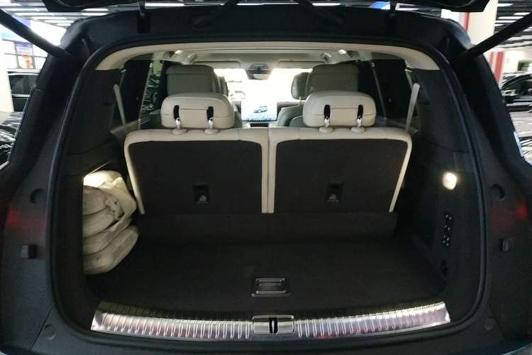 Used Denza N9 2025 Prestige Version Trunk