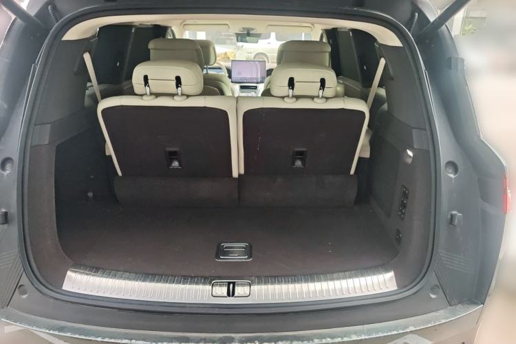 Used Denza N9 2025 Flagship Model Trunk