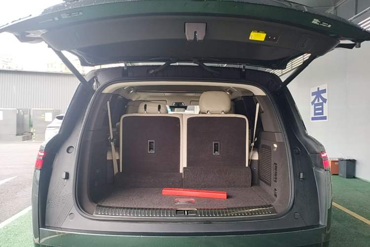 Used Denza N9 2025 Flagship Model Trunk