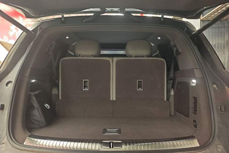 Used Denza N9 2025 Flagship Model Trunk
