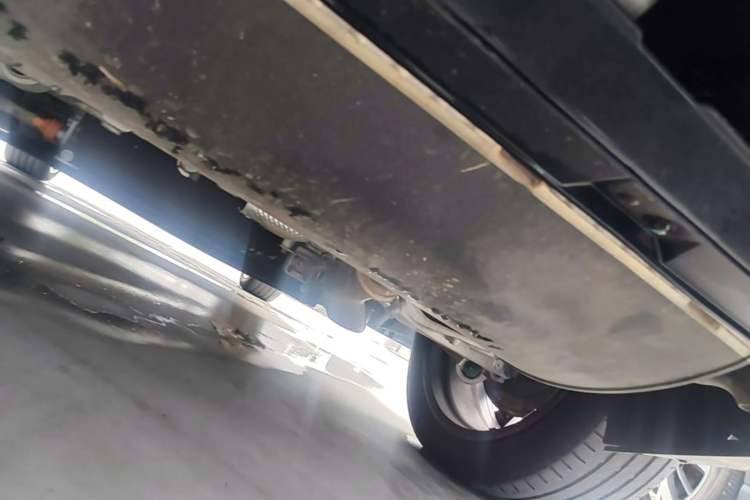 Used Denza N9 2025 Flagship Model Chassis Rear