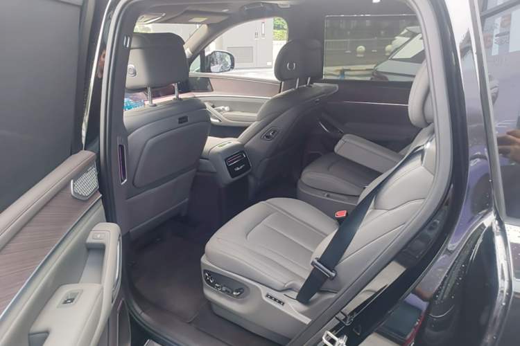 Used Denza N9 2025 Flagship Model Left Rear Seat