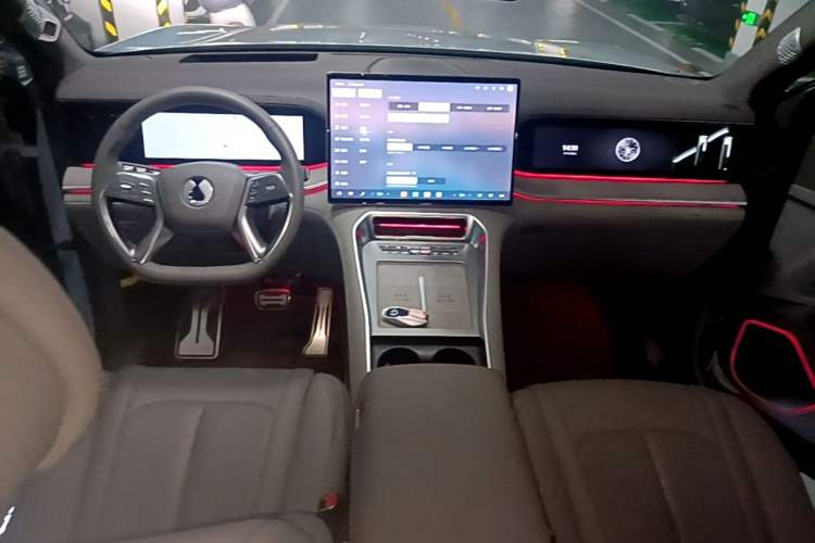 Used Denza N9 2025 Flagship Model Center Console