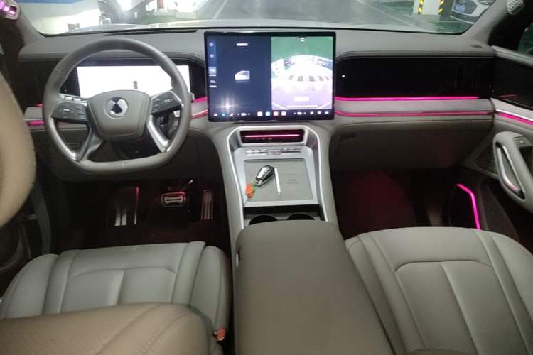 Used Denza N9 2025 Flagship Model Center Console