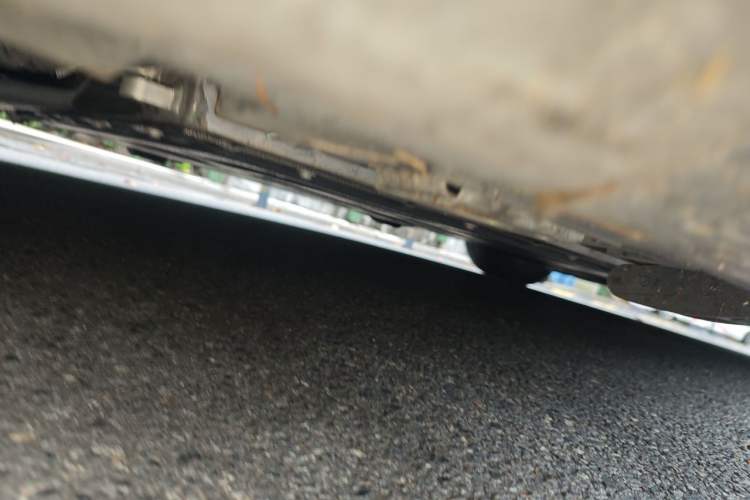 Used Denza N9 2025 Flagship Model Chassis Front Left