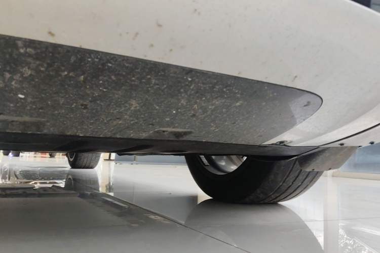 Used Denza N9 2025 Flagship Model Chassis Front Left