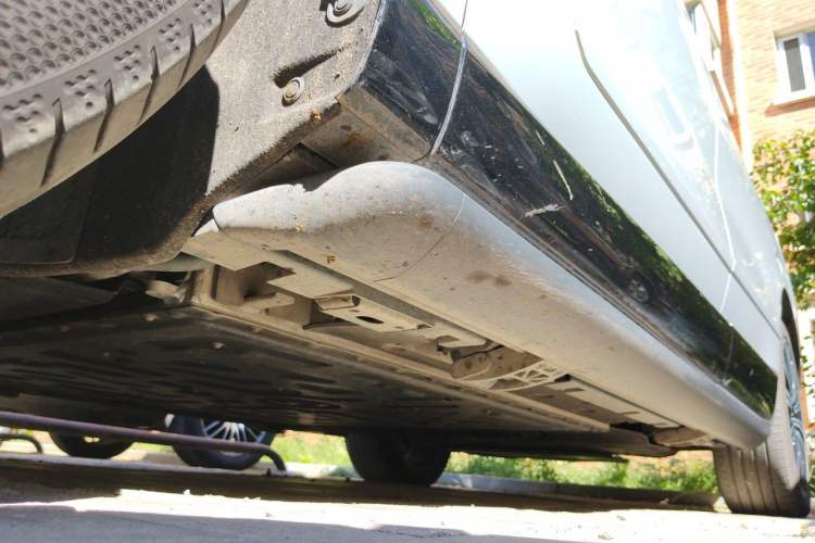 Used Denza N9 2025 Flagship Model Chassis Front Left