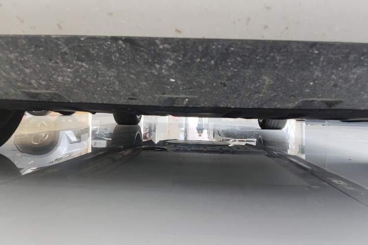 Used Denza N9 2025 Flagship Model Chassis Front