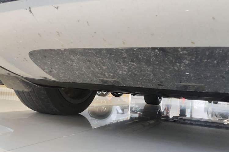 Used Denza N9 2025 Flagship Model Chassis Front Right